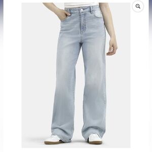 No Boundaries Women’s Cargo Wode Leg light wash Jeans Elastic Waist